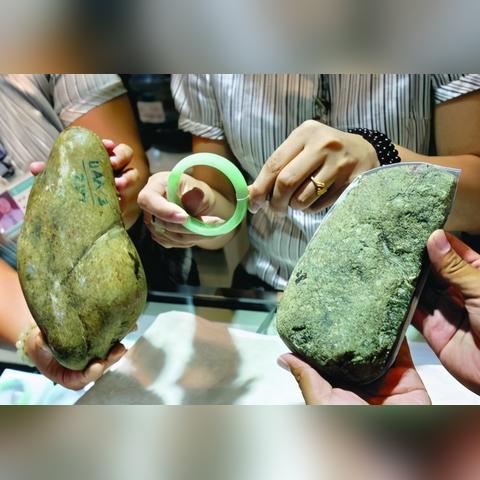 戳穿：正版资料免费资料大全十点半或新奥今天最新资料2025,经济执行方案分析-小心欺诈的甜蜜饵